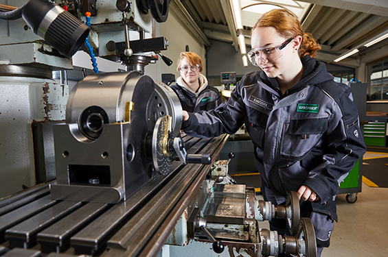 Metall­techniker/in - Maschinen­bautechnik 